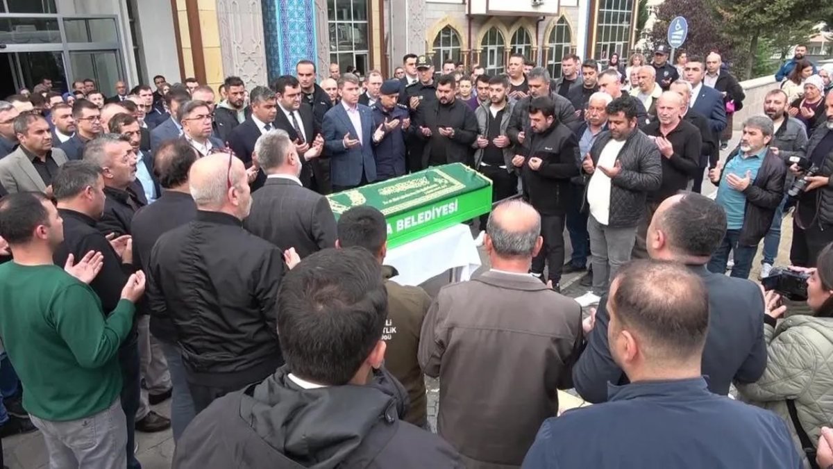 Amasya'da bisiklet kazasında hayatını kaybeden adliye çalışanı Orhan Çelebi için düzenlenen uğurlama töreni